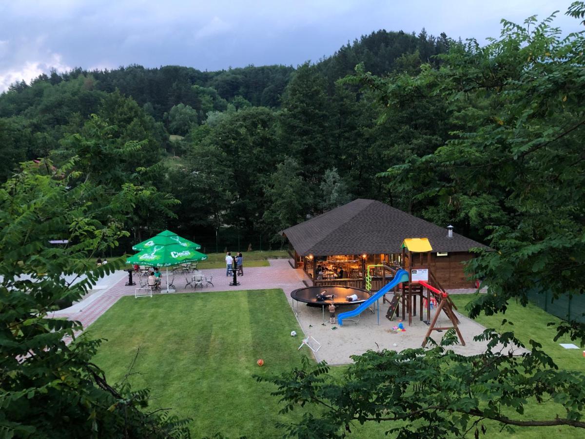 La Casute Hotell Capatineni-Paminteni Eksteriør bilde